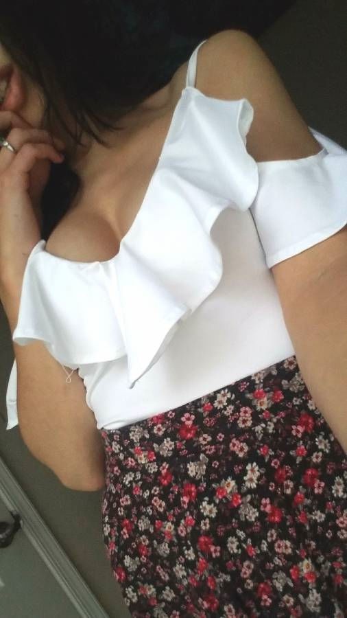 Ελληνίδα Μελαχρινή Κουκλίτσα στο χώρο μου